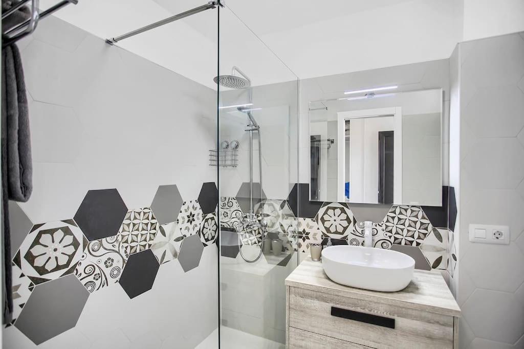 Alexander Apartment Playa De Las Americas エクステリア 写真