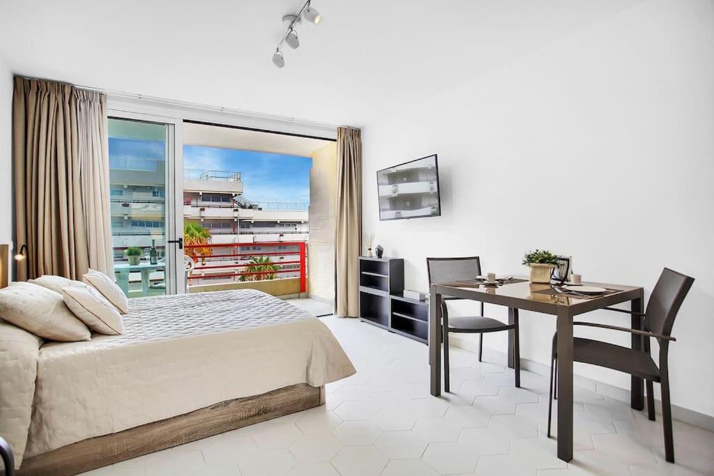 Alexander Apartment Playa De Las Americas エクステリア 写真