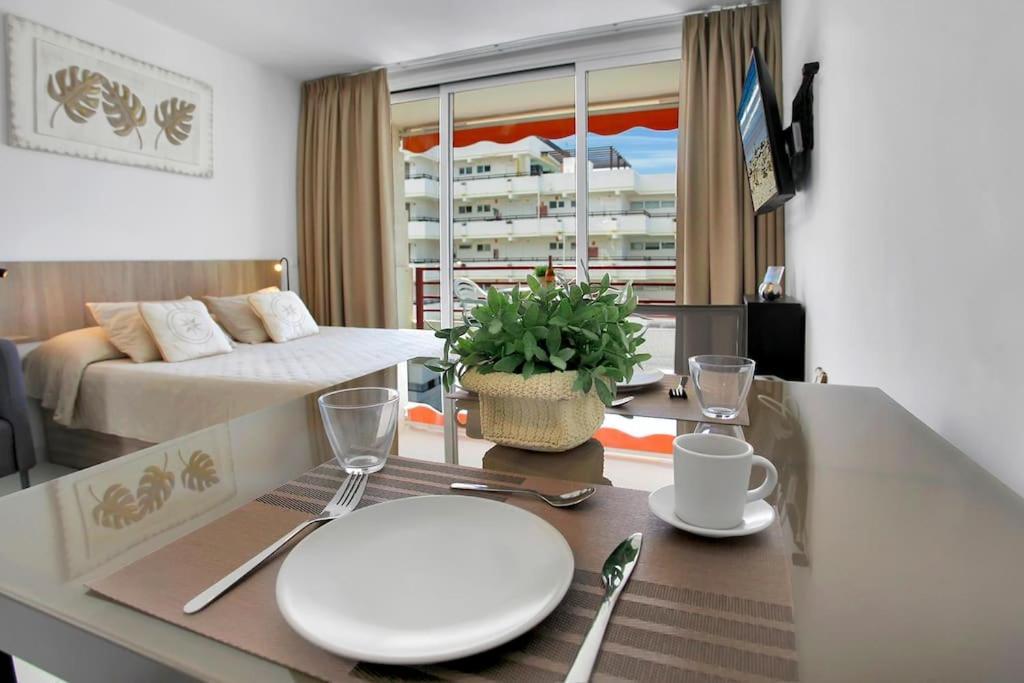 Alexander Apartment Playa De Las Americas エクステリア 写真